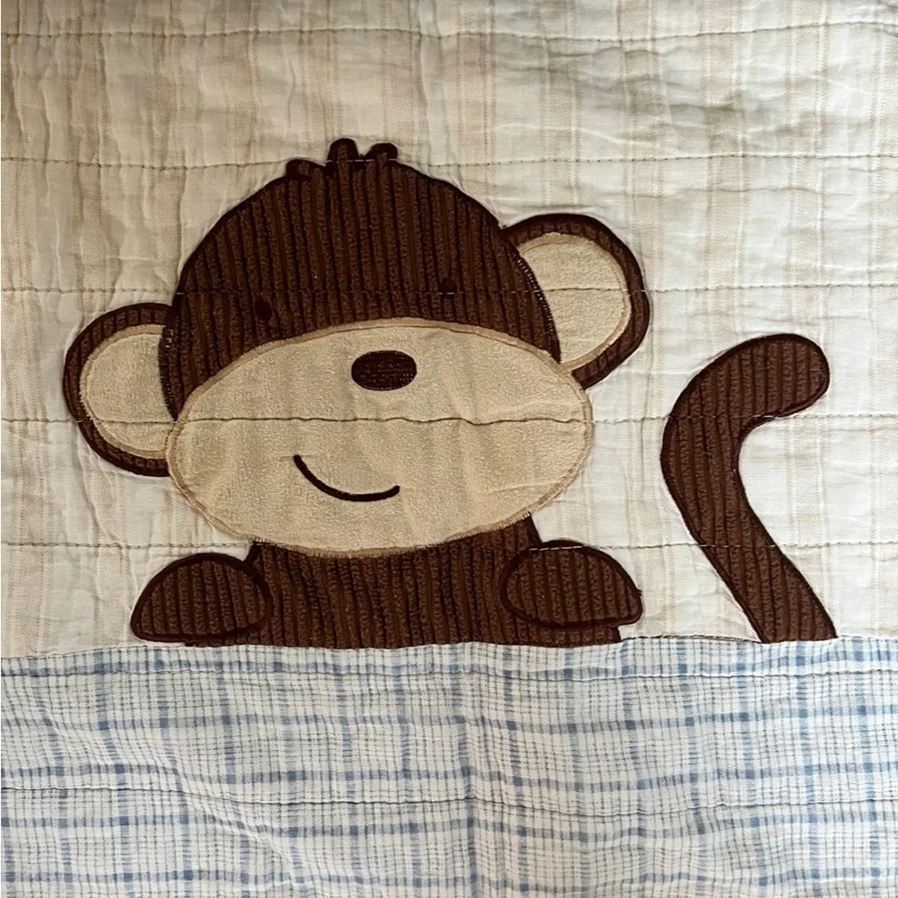 🐒🐒 Queen Reversible Comforter & Matching Pillow🐒🐒
